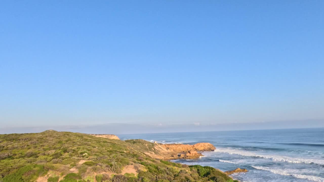 莫宁顿半岛海岸海浪和岩石视频素材