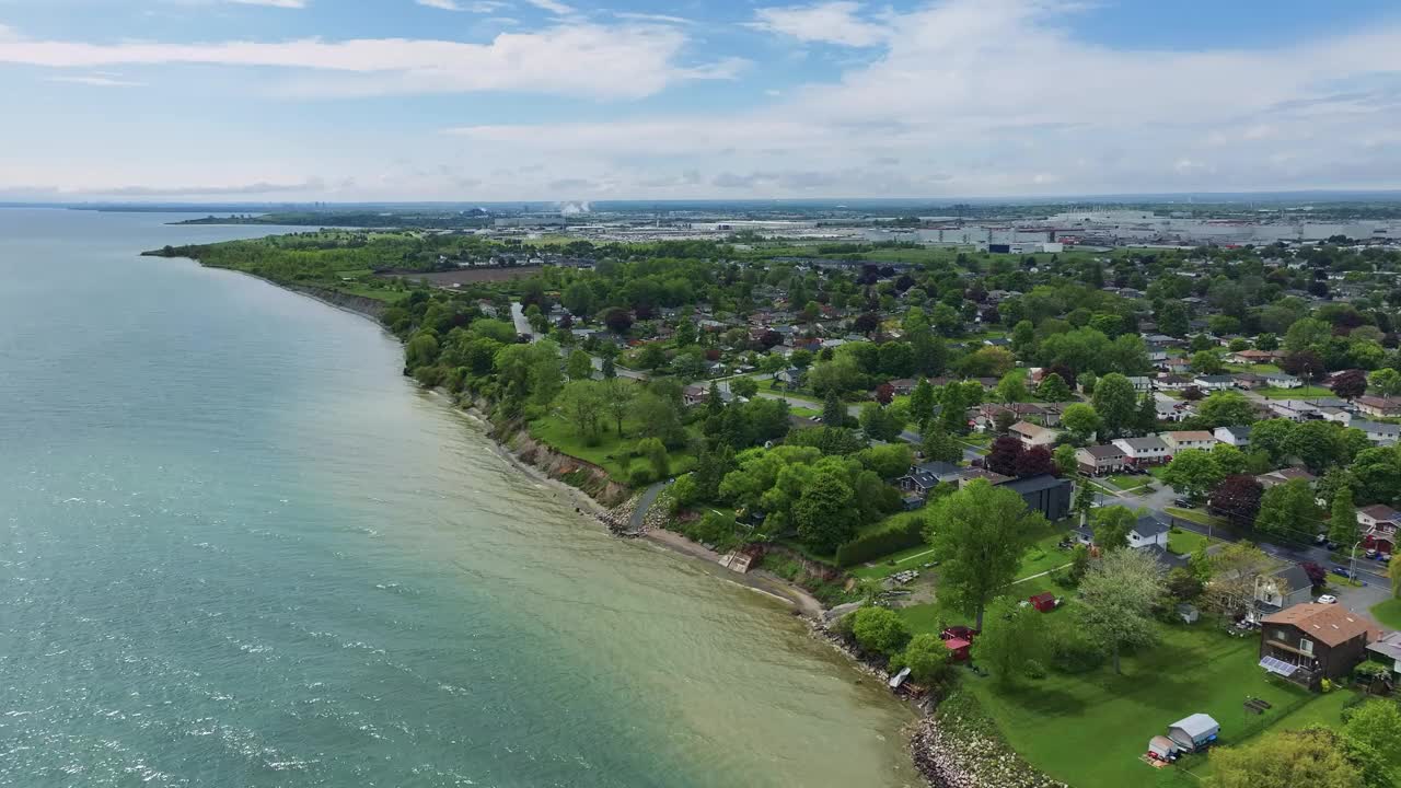 空中湖景公园和安大略湖，奥沙瓦，加拿大视频下载