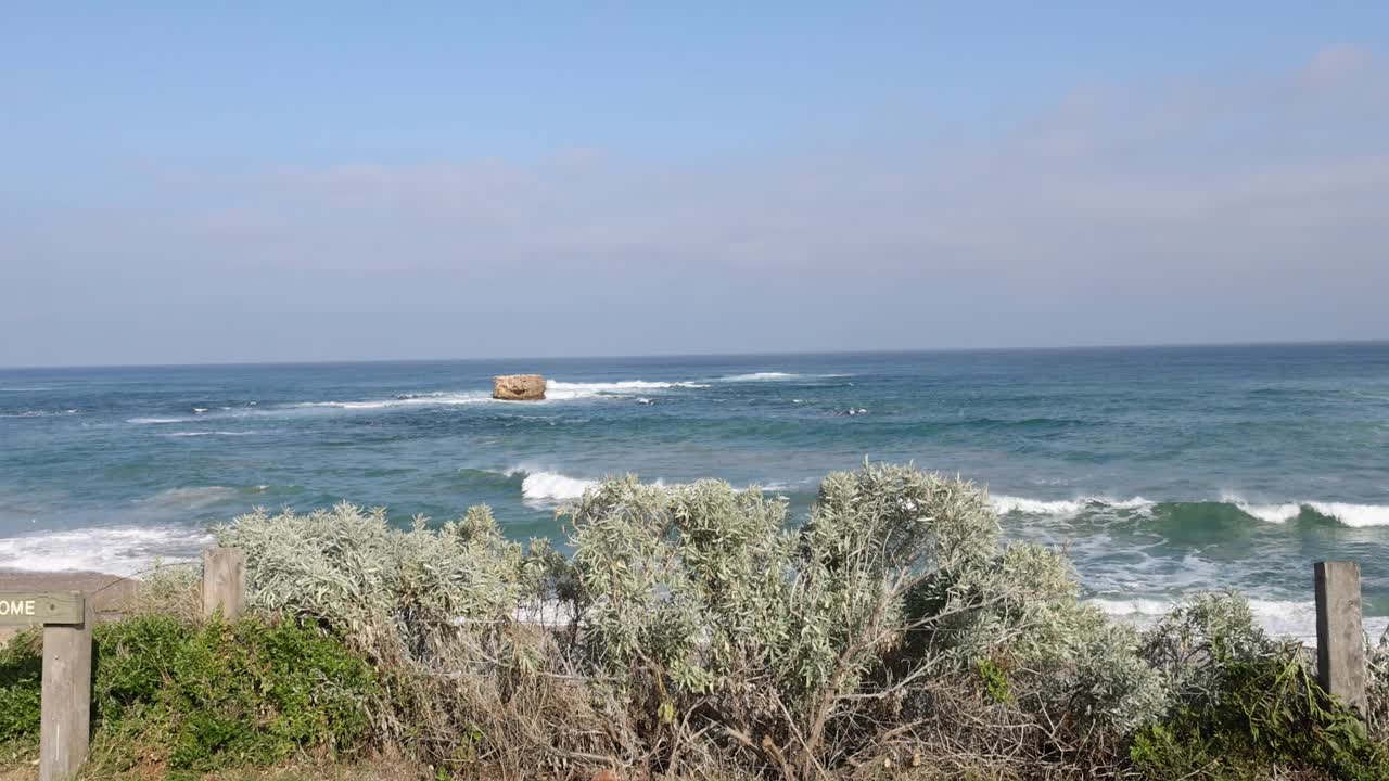 索伦托海滩，海浪和沙丘视频素材