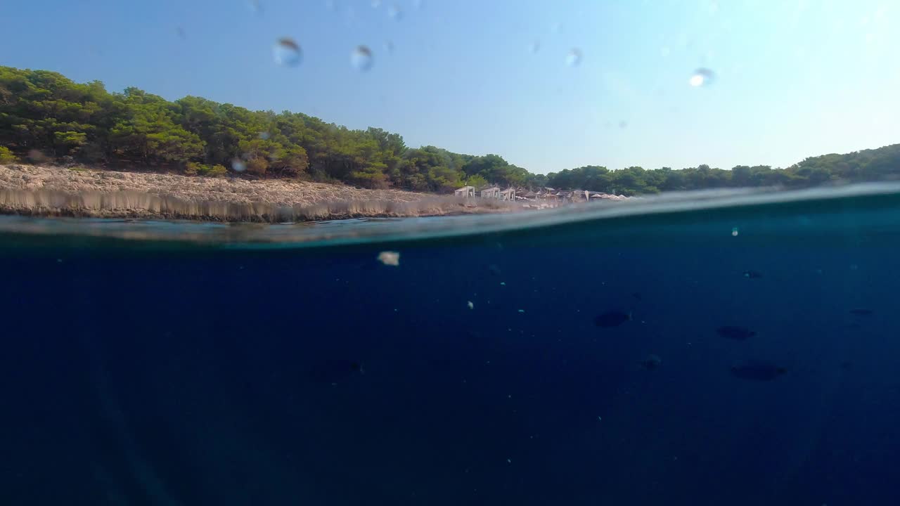 亚得里亚海。水上和水下景观视频素材