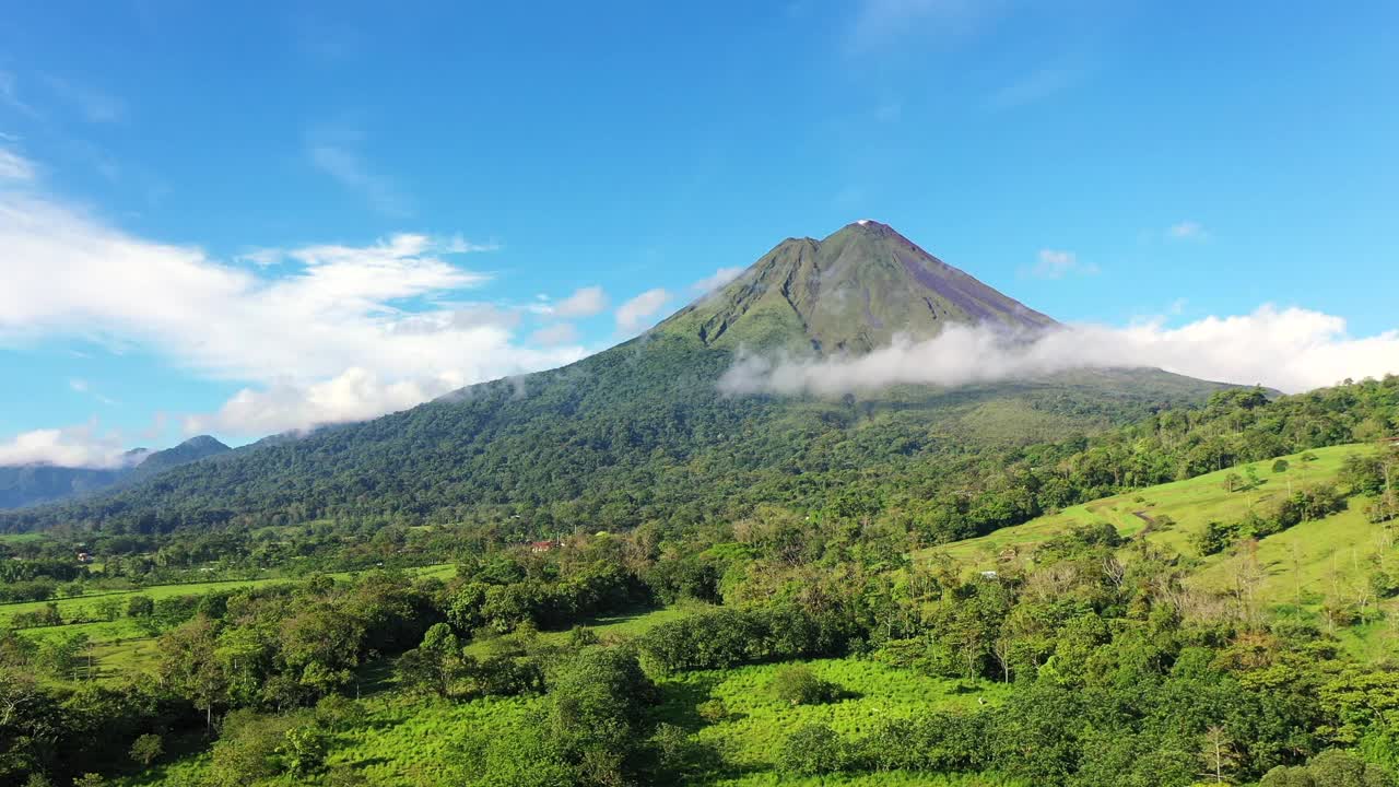 阿雷纳尔火山，福尔图纳，哥斯达黎加视频素材