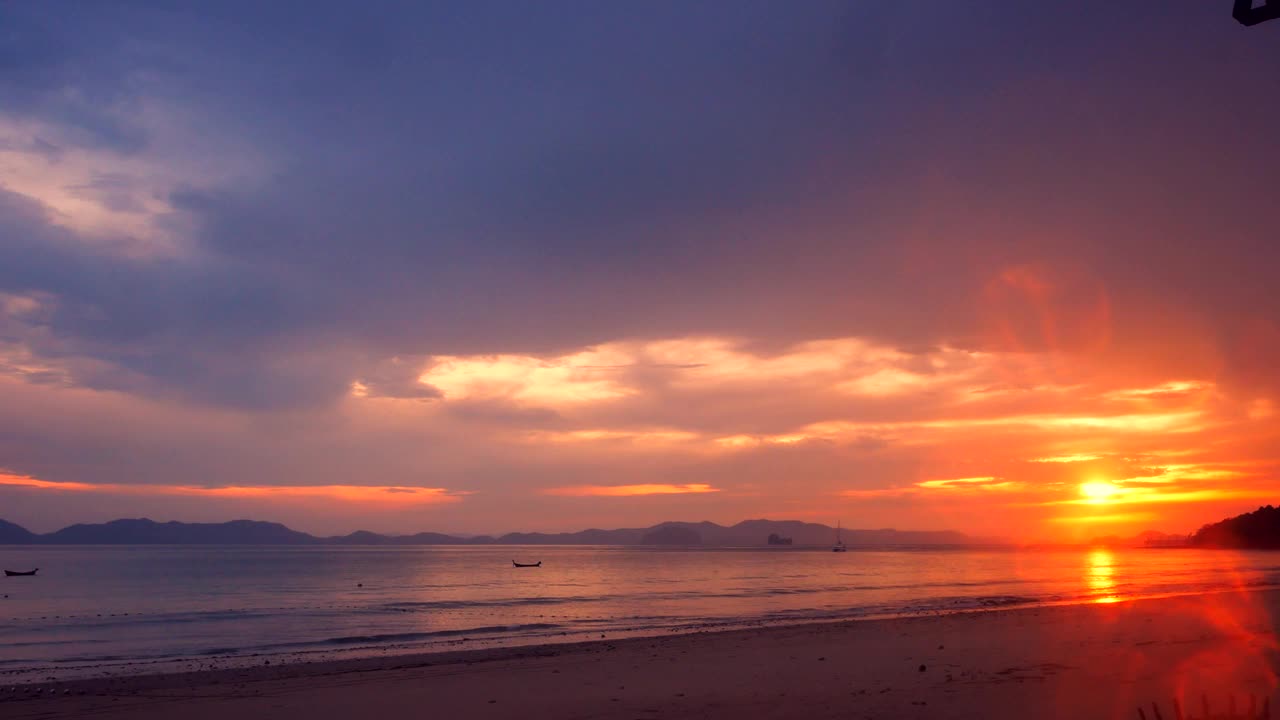 计算海上日出的时间。视频下载