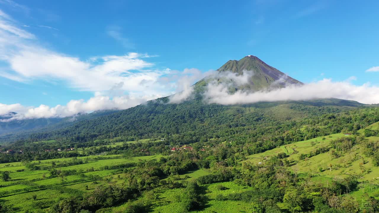 阿雷纳尔火山，福尔图纳，哥斯达黎加视频素材