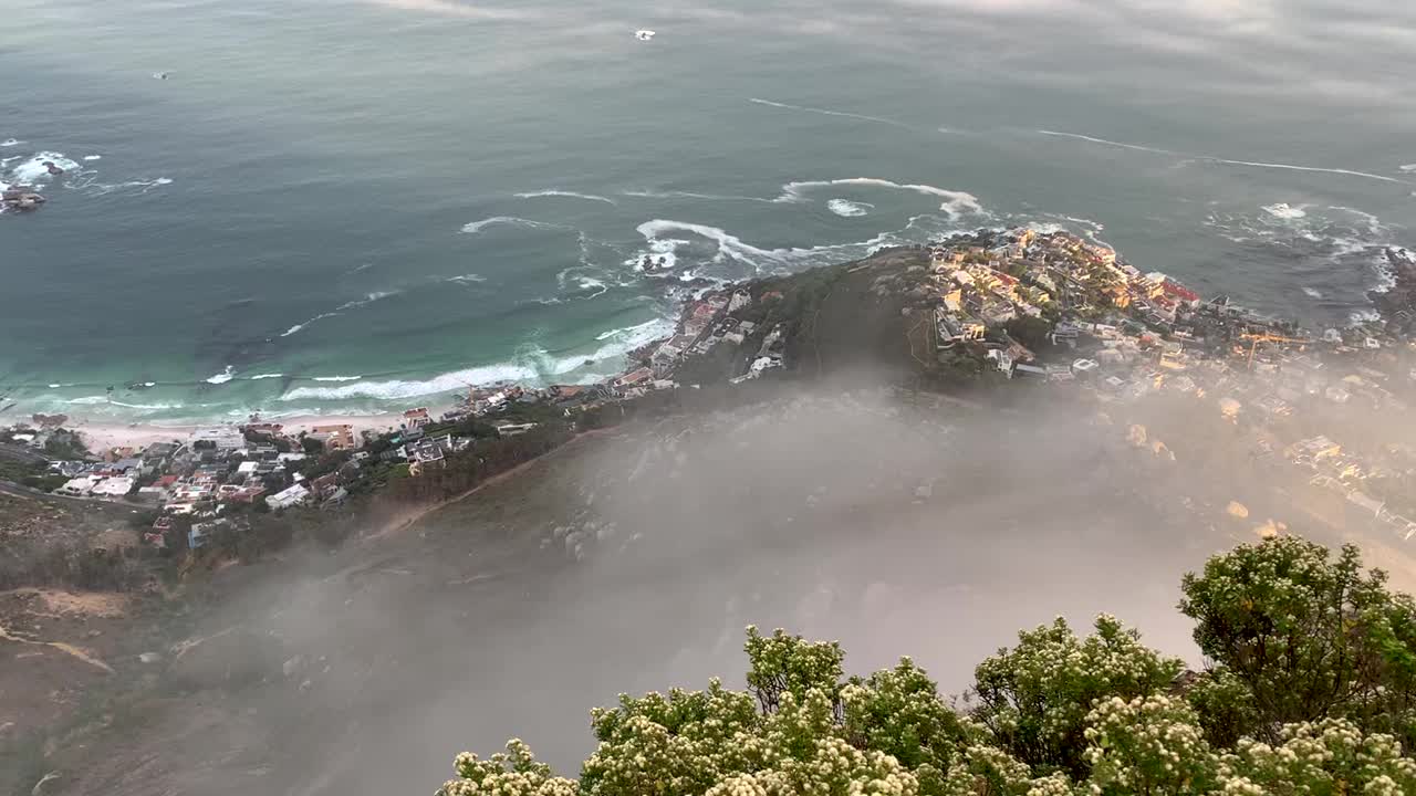 开普敦狮头山顶的日出。视频下载