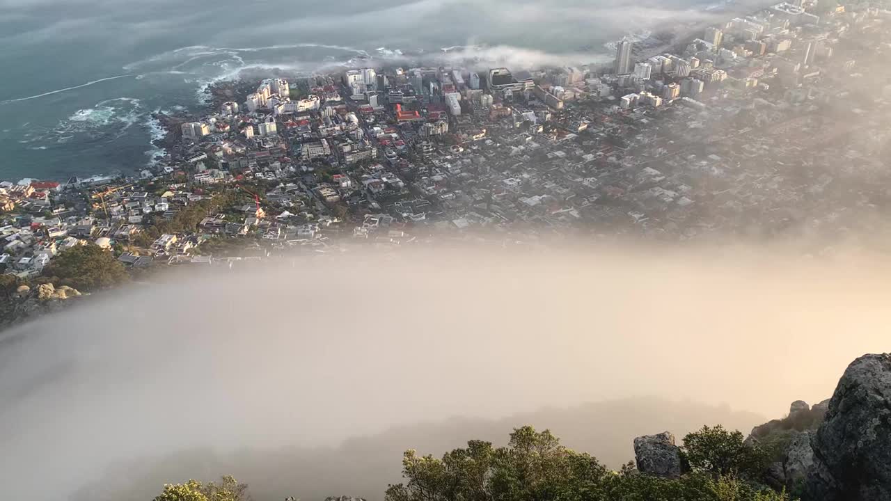 开普敦狮头山顶的日出。视频下载