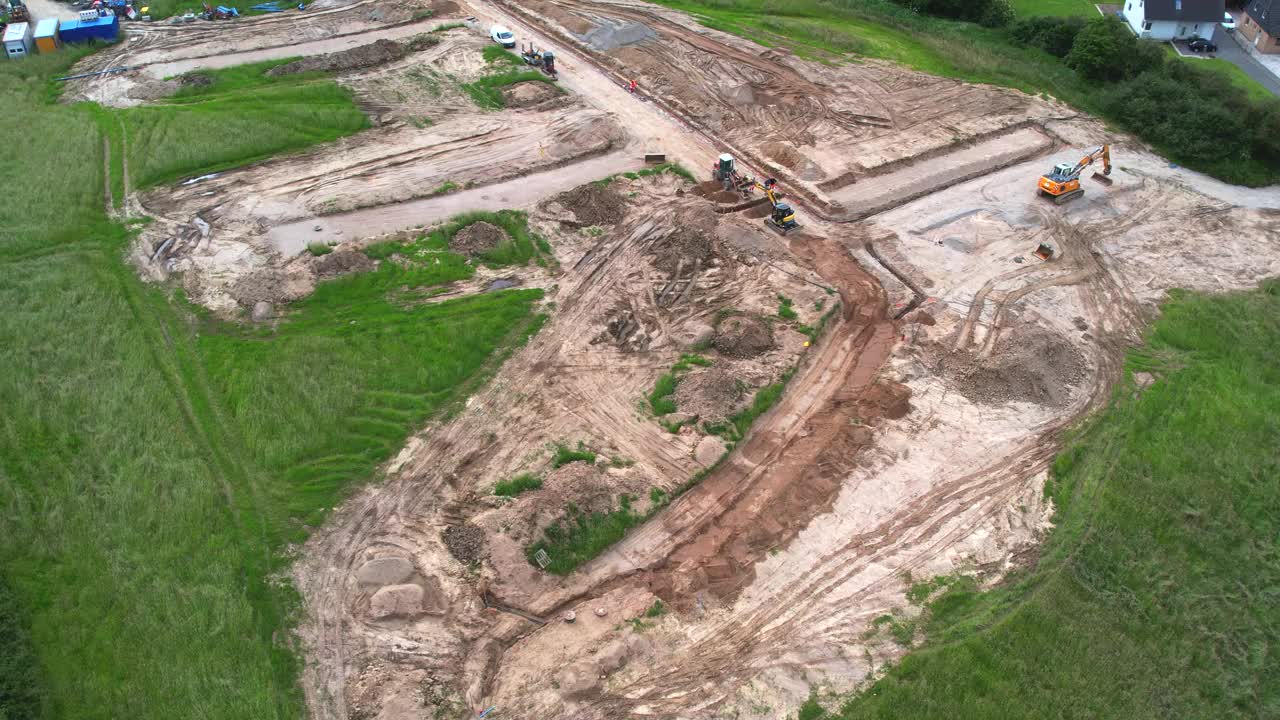 在现有住宅区旁边正在开发一个新的住宅区视频素材