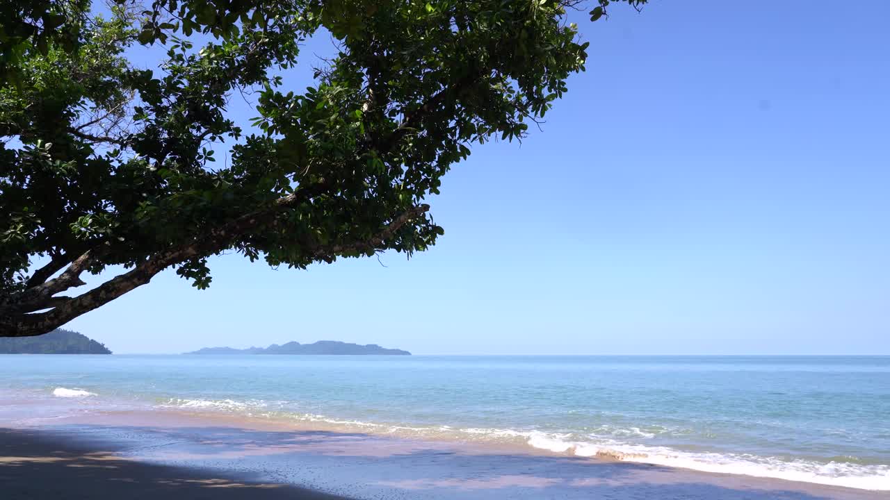 美丽的海浪和沙滩视频下载