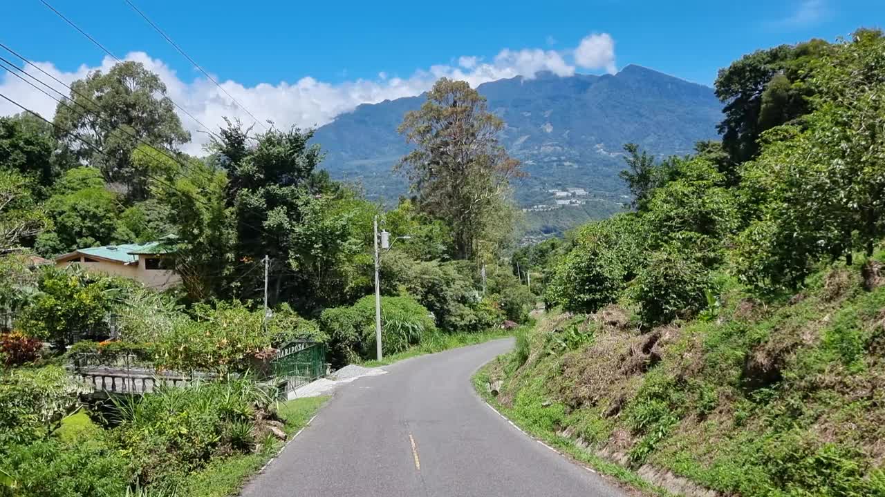 从哈拉米洛公路上看到的巴拿马、博克特、巴鲁火山视频素材