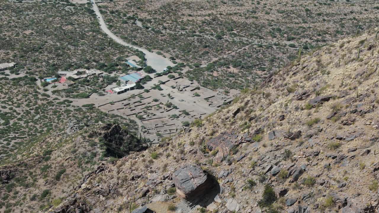 空中无人机拍摄的古代遗迹旅游地标Tucumán，圣奎尔梅斯城视频素材