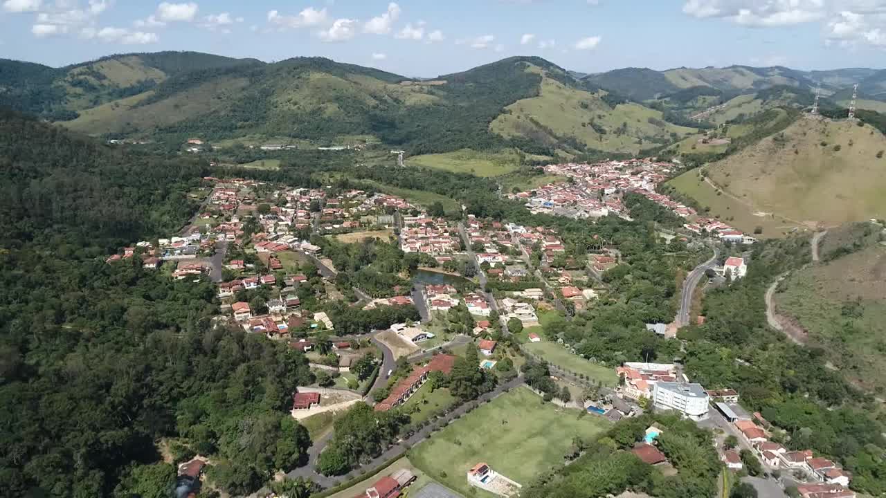 南阿雷格里山市鸟瞰图，位于巴西<s:1>圣保罗州内陆。视频素材