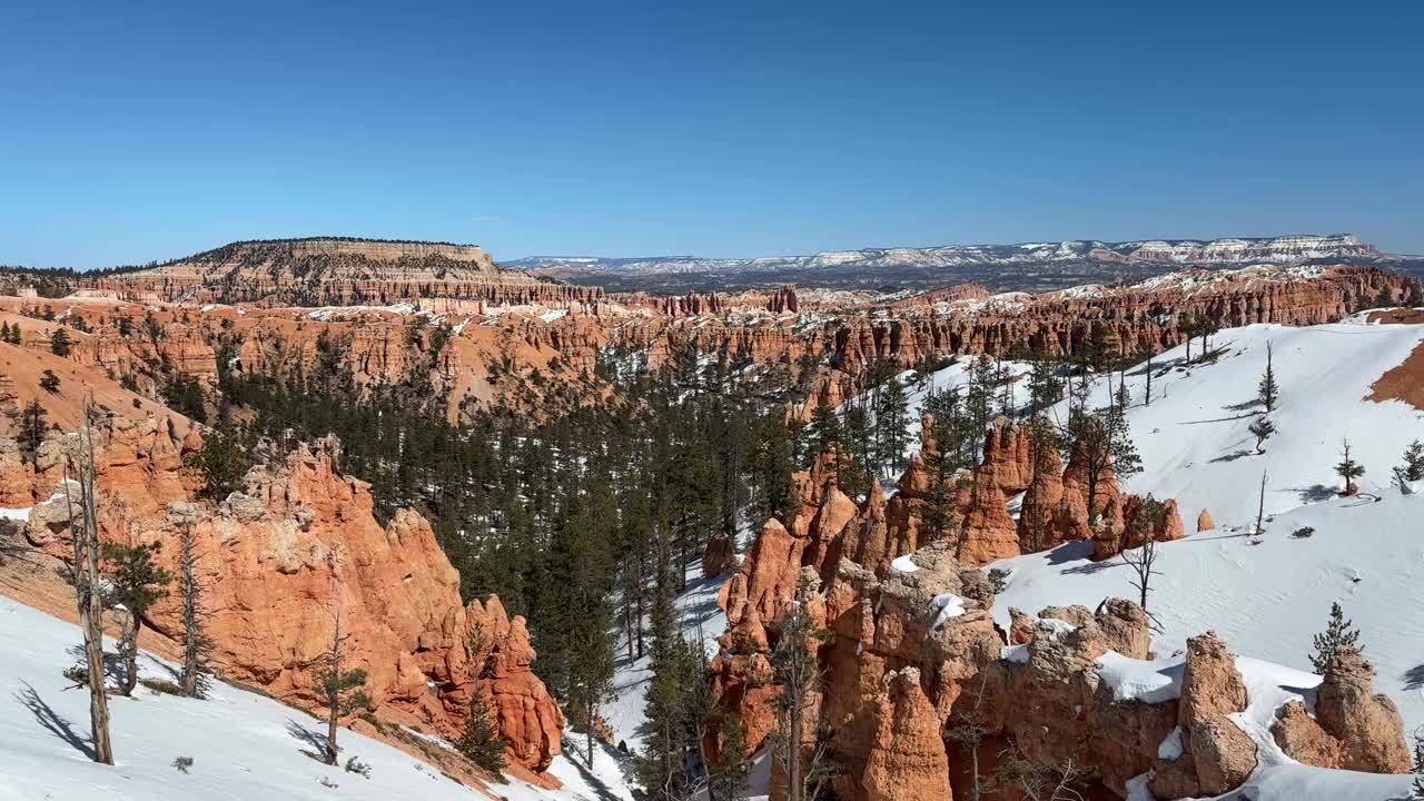 冬季布莱斯峡谷国家公园的雪景视频素材