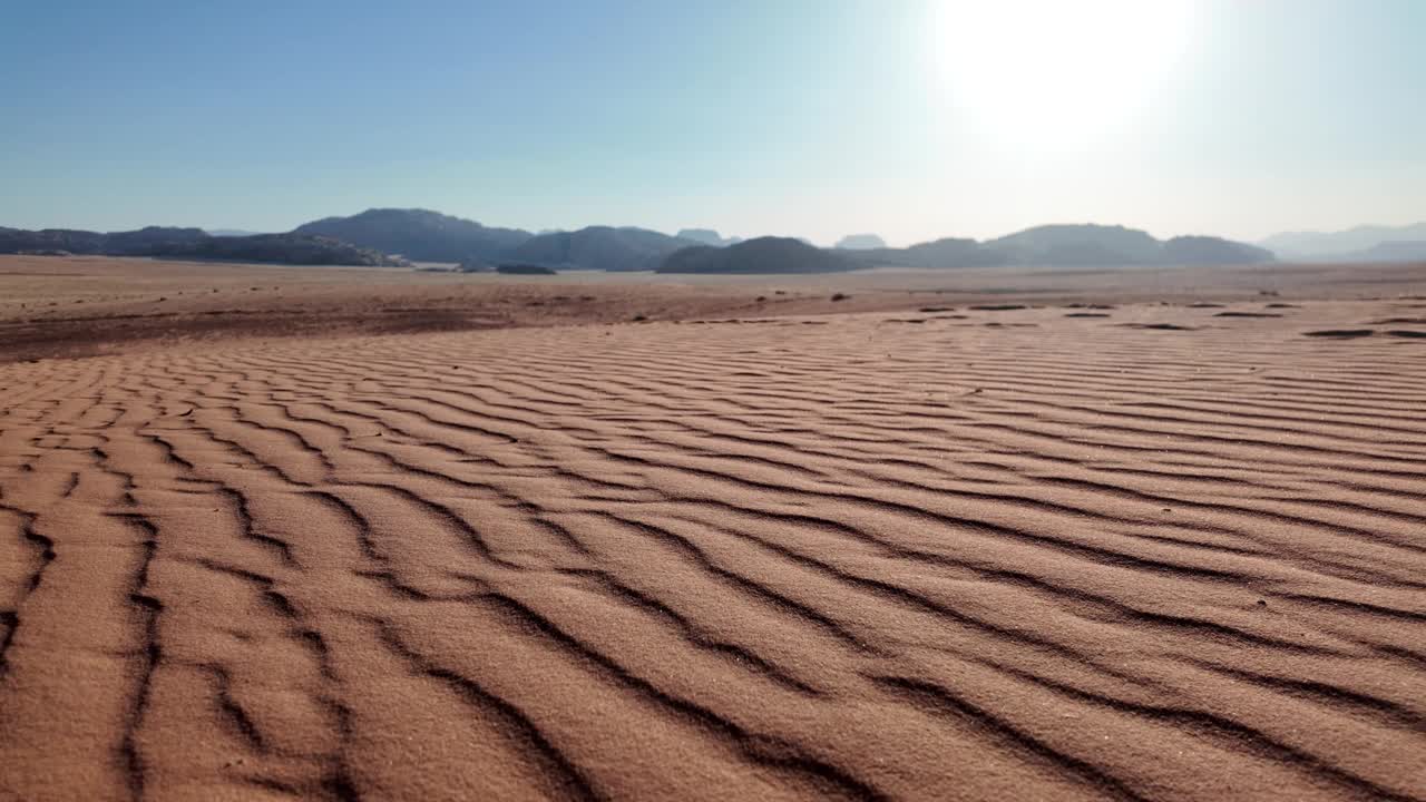 约旦瓦迪拉姆沙漠宁静的日出视频下载