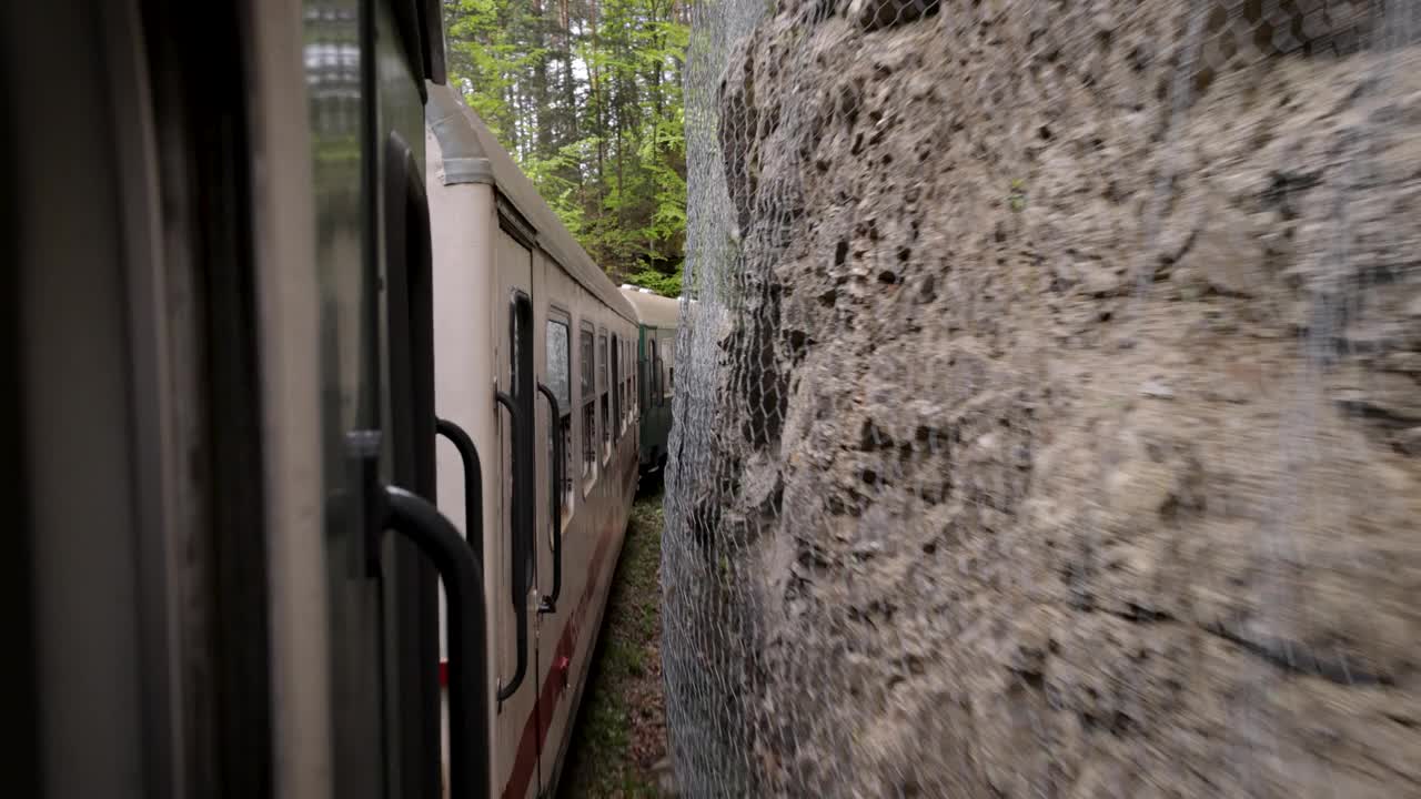 高山客运列车视频下载