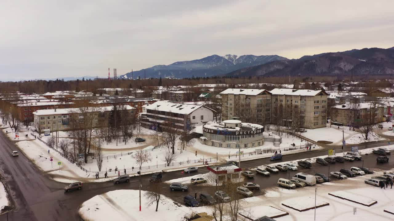 俄罗斯联邦伊尔库茨克地区冬季城市贝加尔斯克的航空录像视频素材