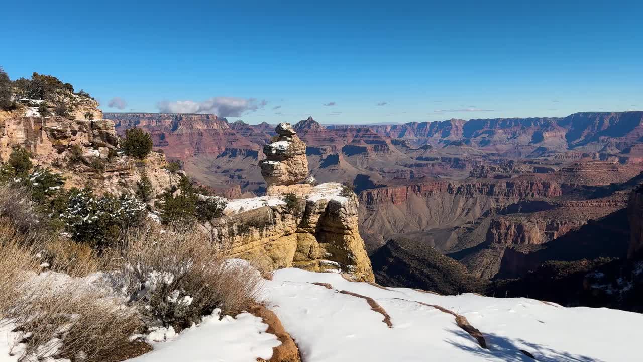 白雪皑皑的大峡谷风景视频下载