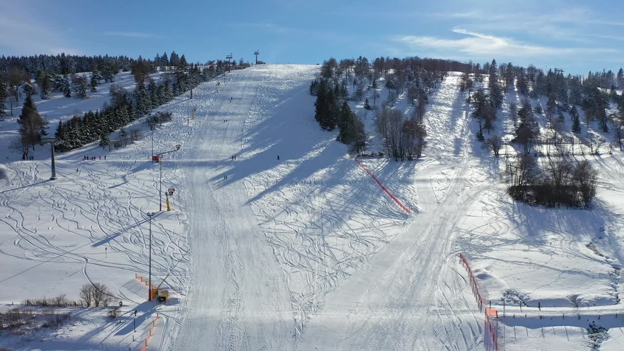 飞越德国黑森州威林根美丽的滑雪胜地视频素材