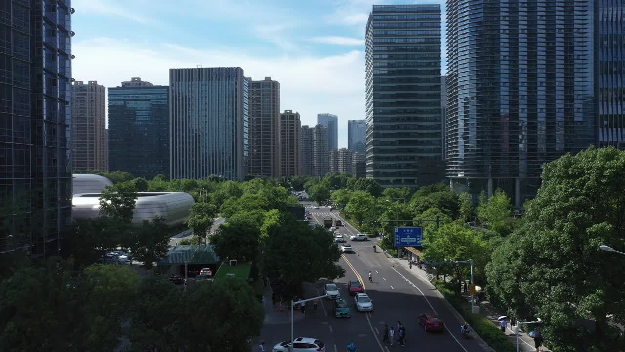 中国浙江省杭州市滨江城区的航拍画面视频素材