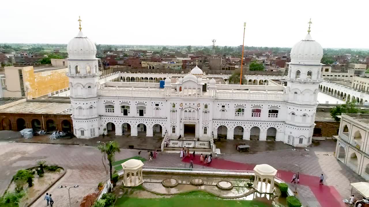 gurdwarra Sri Janam Asthan Nankana Sahib。鸟瞰图视频下载