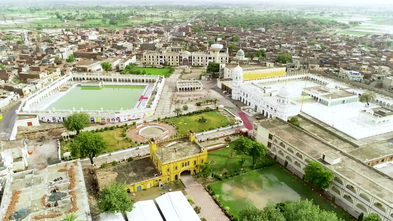 gurdwarra Sri Janam Asthan Nankana Sahib。鸟瞰图视频下载