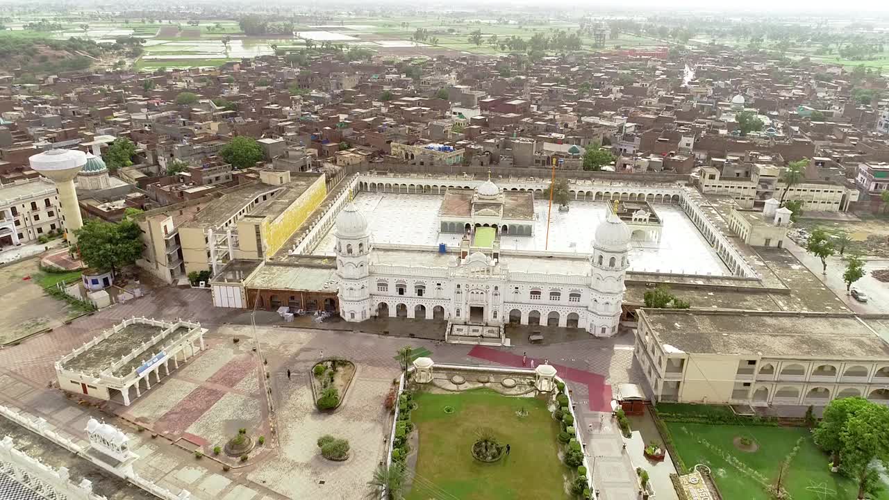 gurdwarra Sri Janam Asthan Nankana Sahib。鸟瞰图视频下载