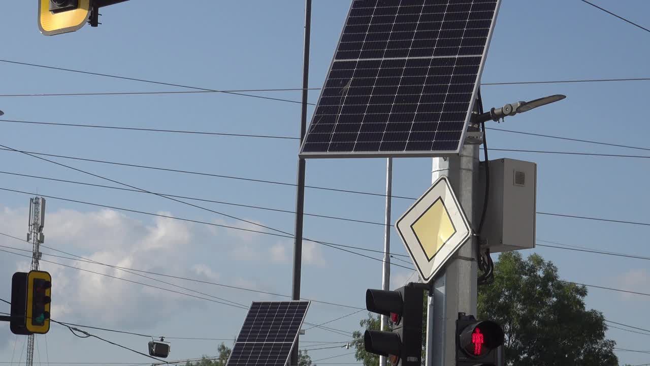 太阳能交通信号灯视频下载