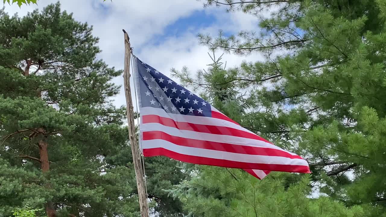 美利坚合众国的国旗在风中飘扬视频下载