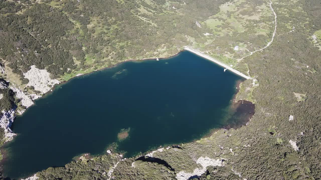 保加利亚，死湖和鱼湖附近的里拉山景观视频素材