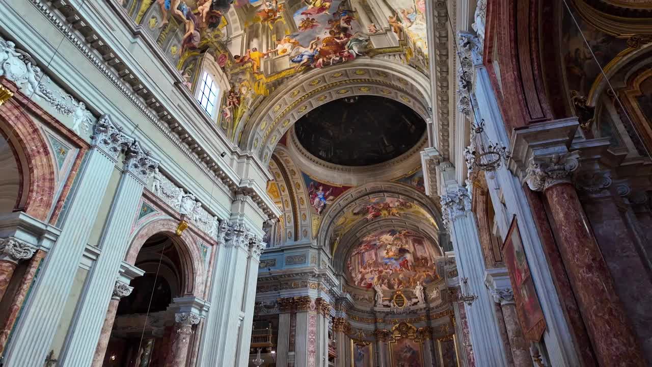 圣伊格纳齐奥罗耀拉教堂天花板壁画，意大利罗马视频下载