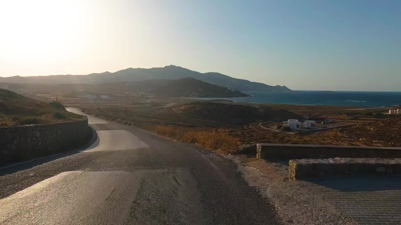 米科诺斯岛希腊内部的道路，房屋和景观视频素材