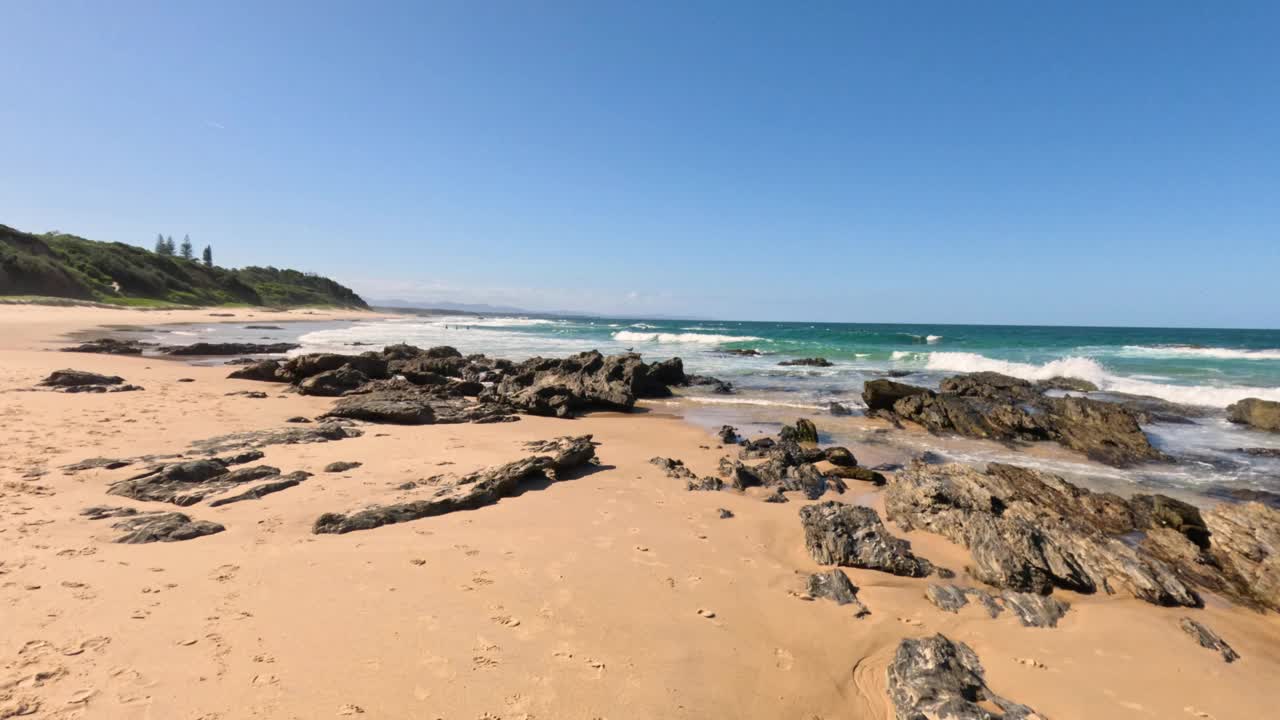 Nambucca Heads Beach阳光明媚的一天视频素材