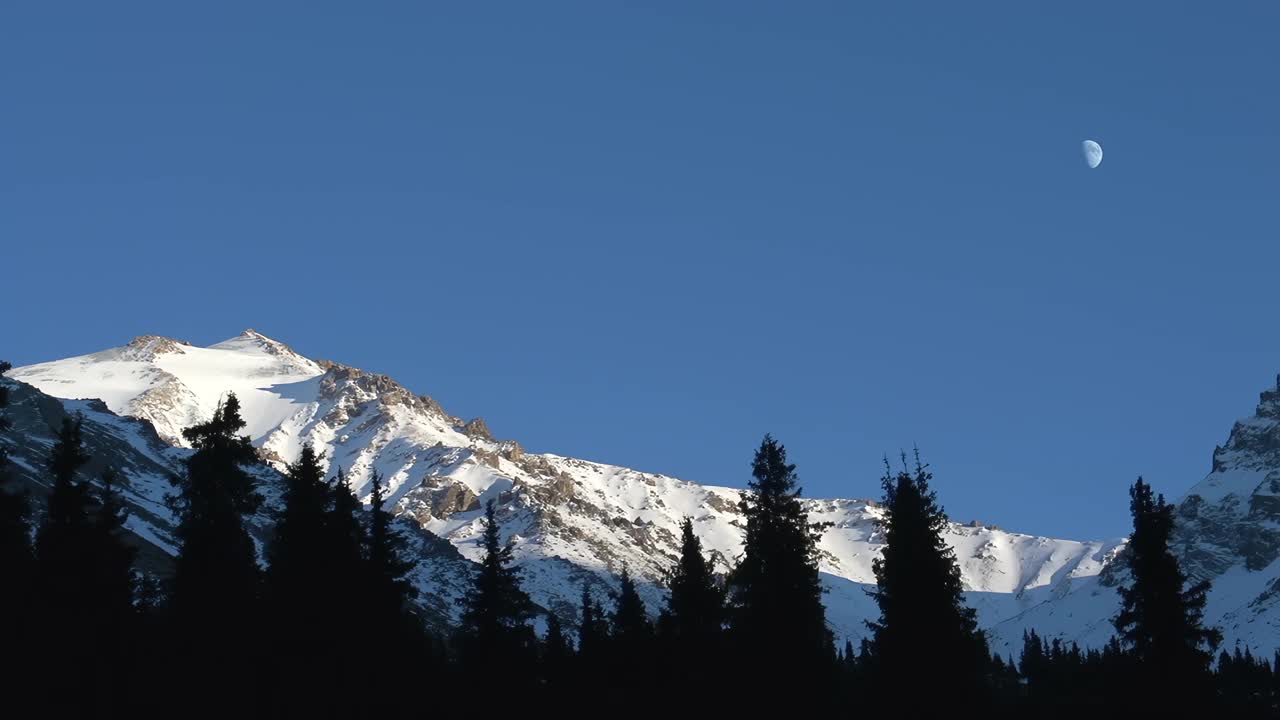 雪峰上的日落视频下载