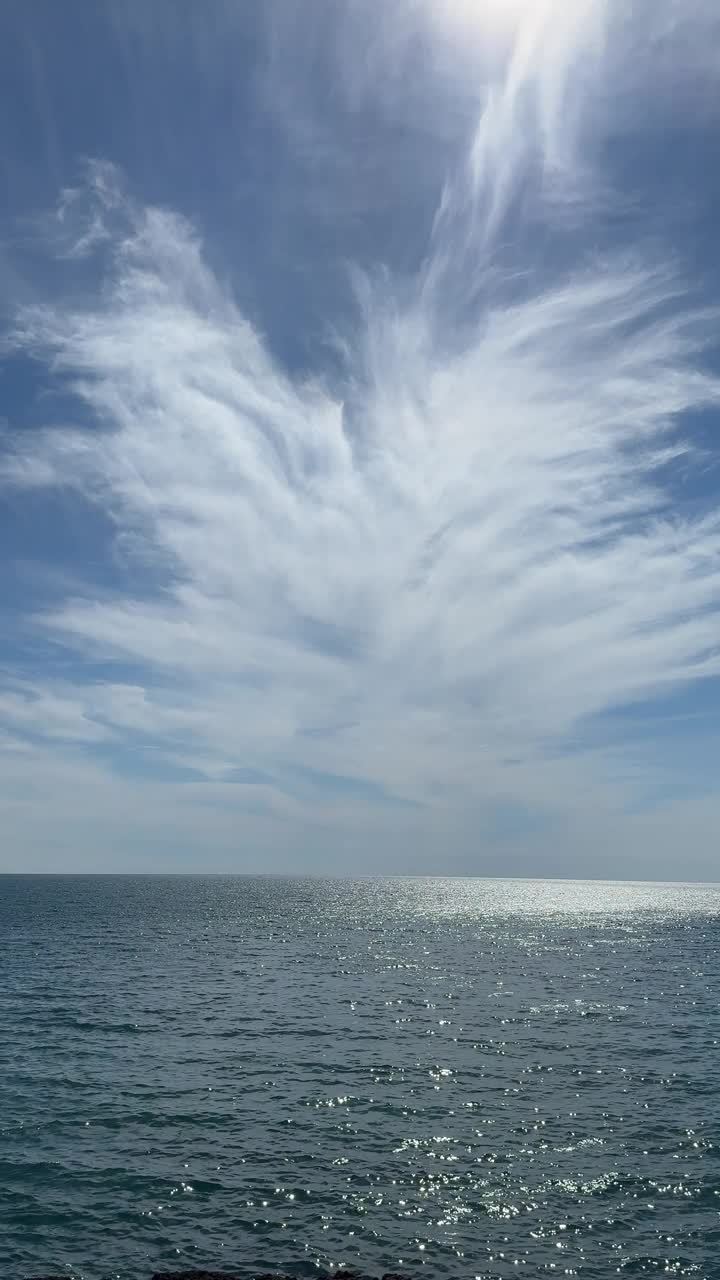 海天云海景美，垂直视频视频素材