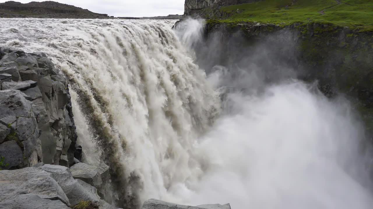 Dettifoss瀑布位于冰岛Jokulsa a Fjollum河上视频素材