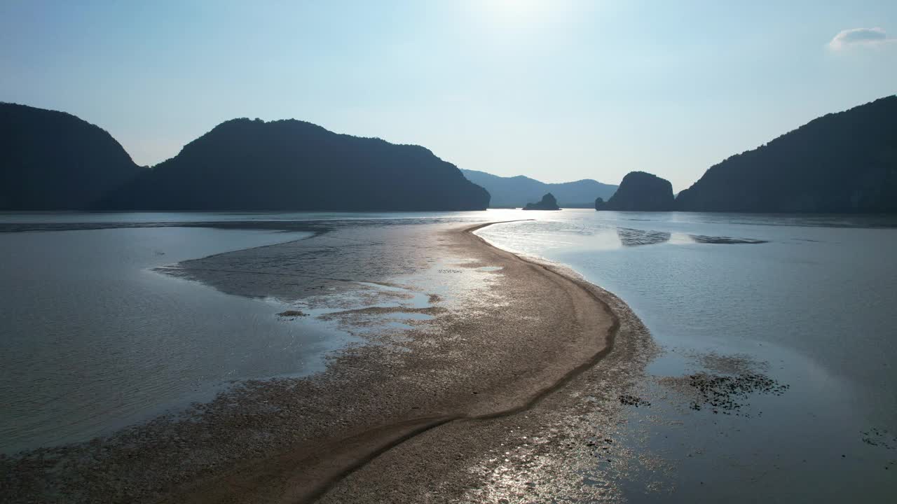 亚洲泰国南部攀牙湾和攀牙省岛屿海中央的沙丘。视频素材