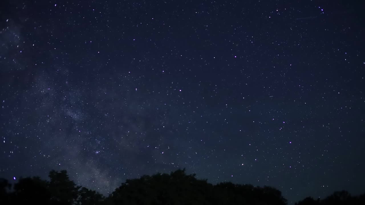 星星划过夜空的运动视频下载