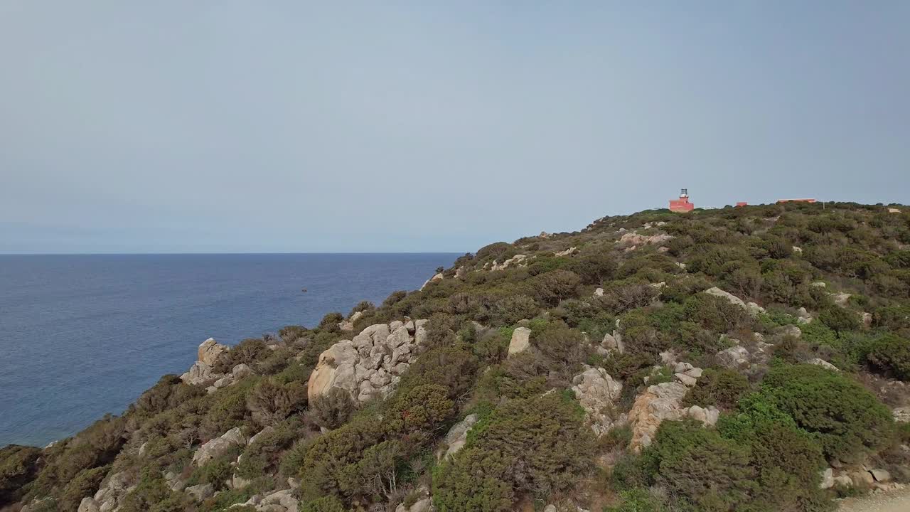 撒丁岛海岸线与灯塔视频素材