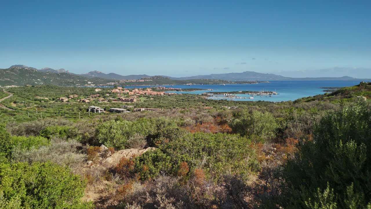 撒丁岛海岸线鸟瞰图视频素材