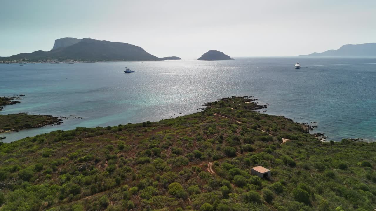 撒丁岛海岸线鸟瞰图视频素材