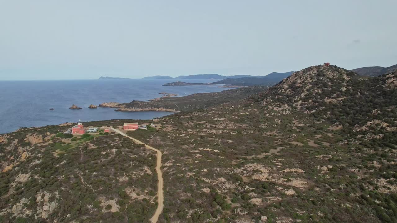 意大利撒丁岛海岸线鸟瞰图视频素材