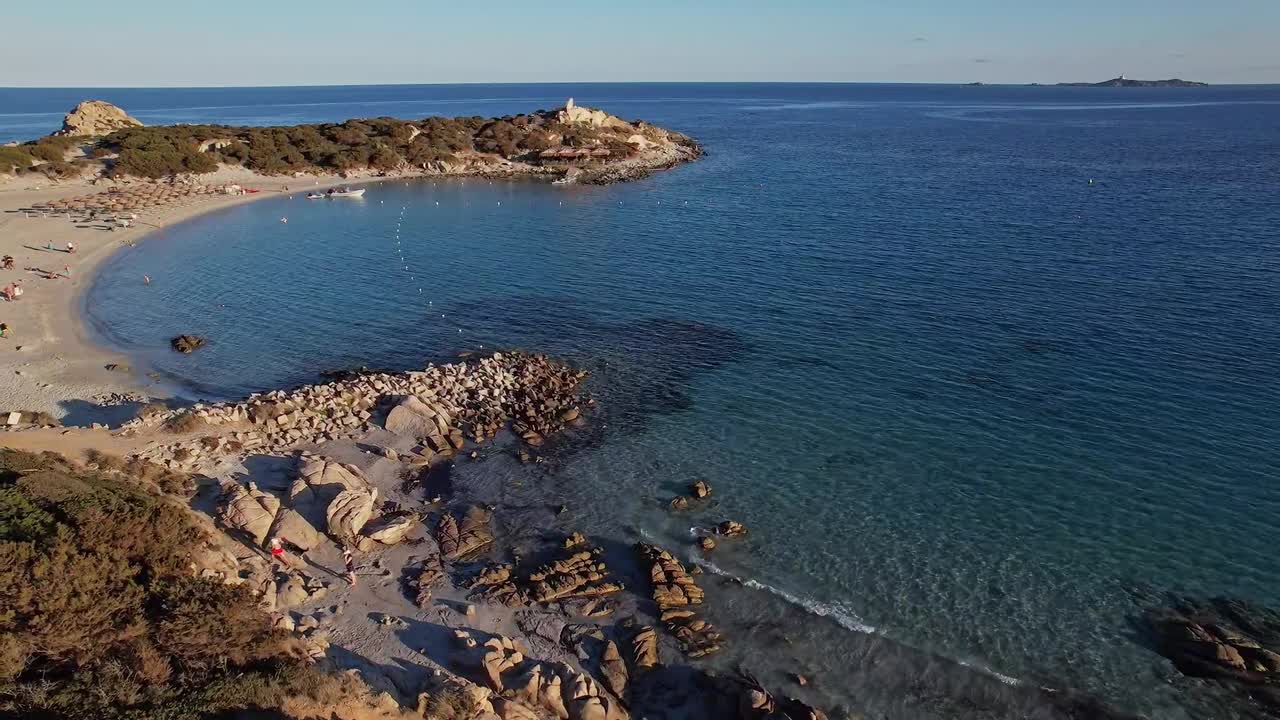 撒丁岛海岸线鸟瞰图视频下载