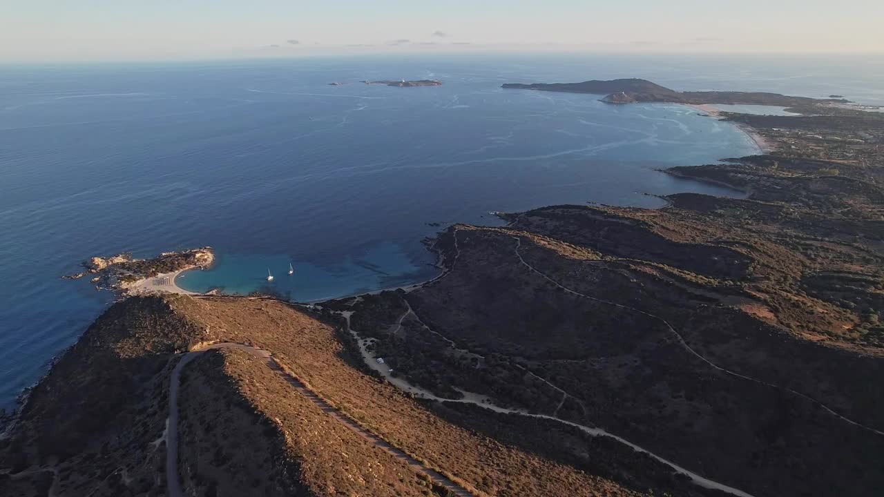 撒丁岛海岸线鸟瞰图视频素材