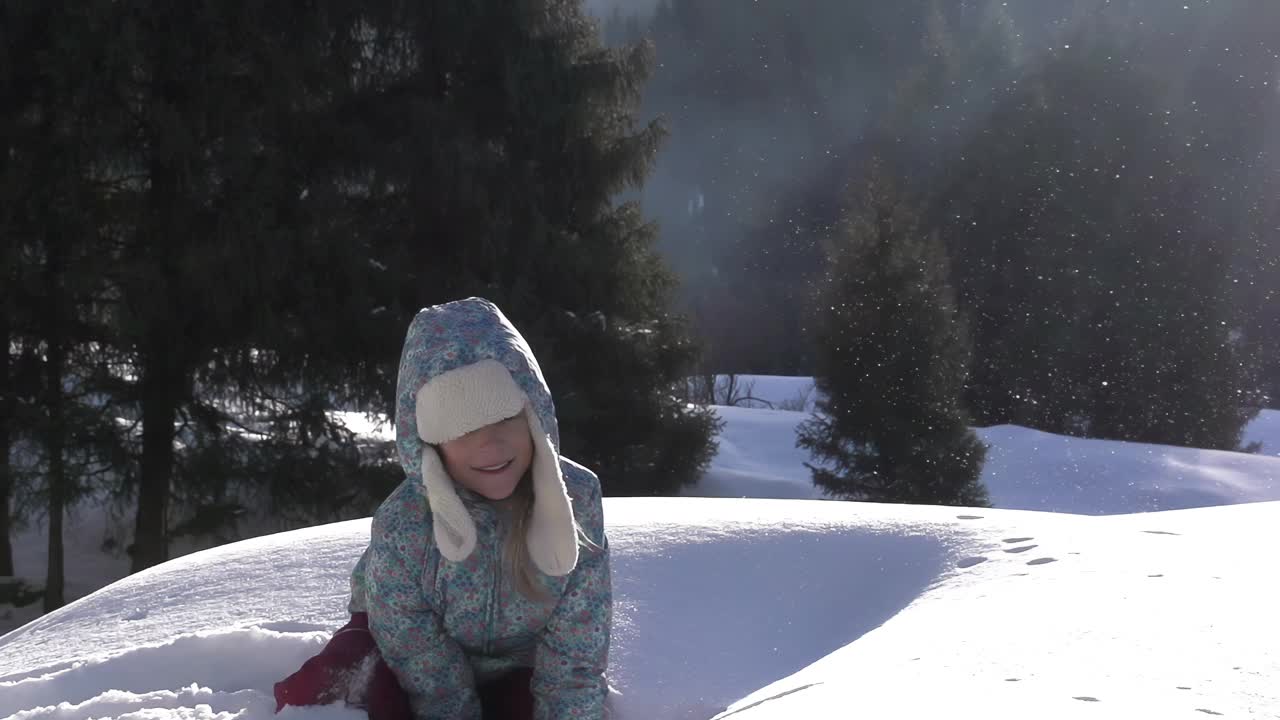 女孩与雪视频下载