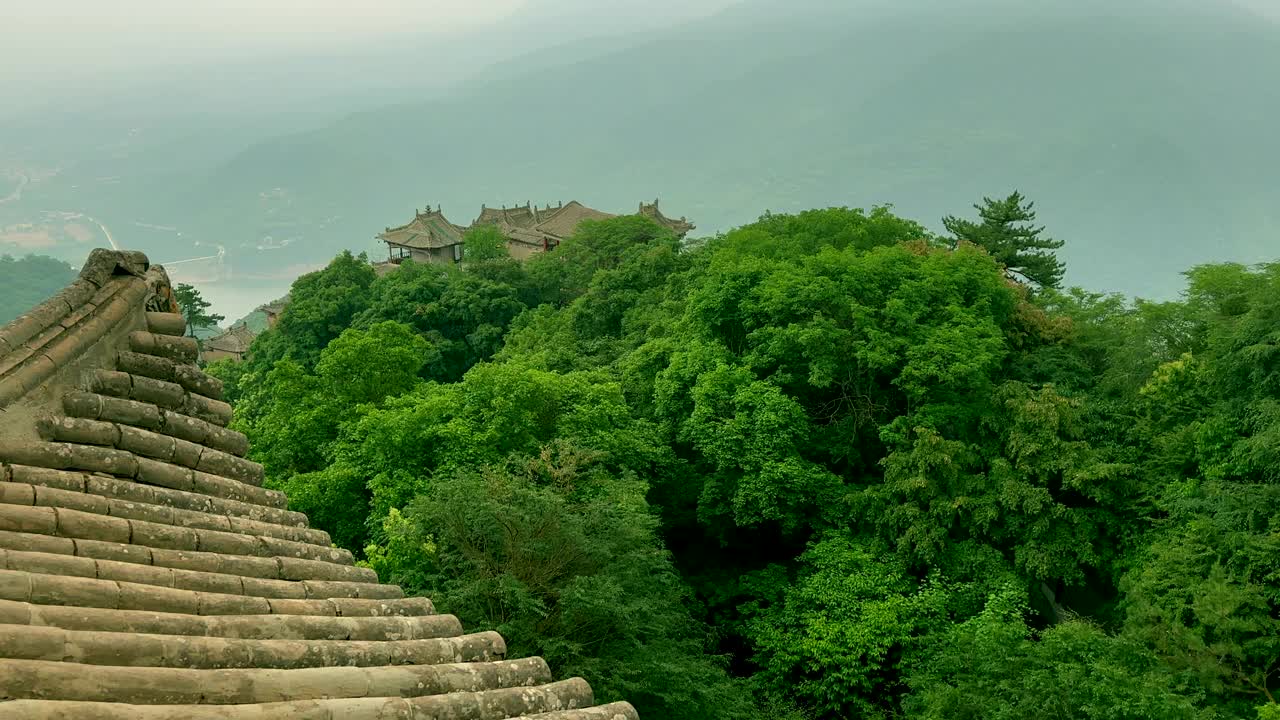 中国甘肃省平凉市崆峒山的自然风光，视频素材