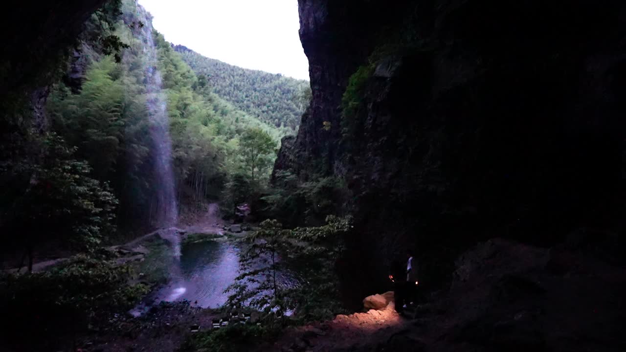 山泉和小瀑布视频素材