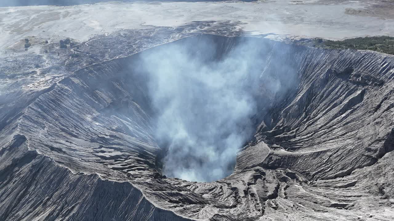 布罗莫活火山鸟瞰图视频下载