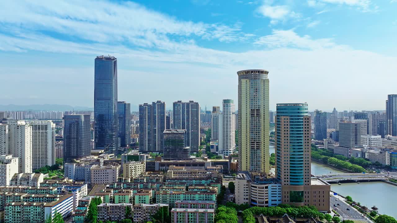 宁波现代城市的建筑天际线与河流背景视频素材