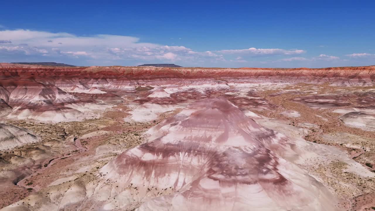 亚利桑那州温斯洛附近的无人机风景。空中4 k视频素材