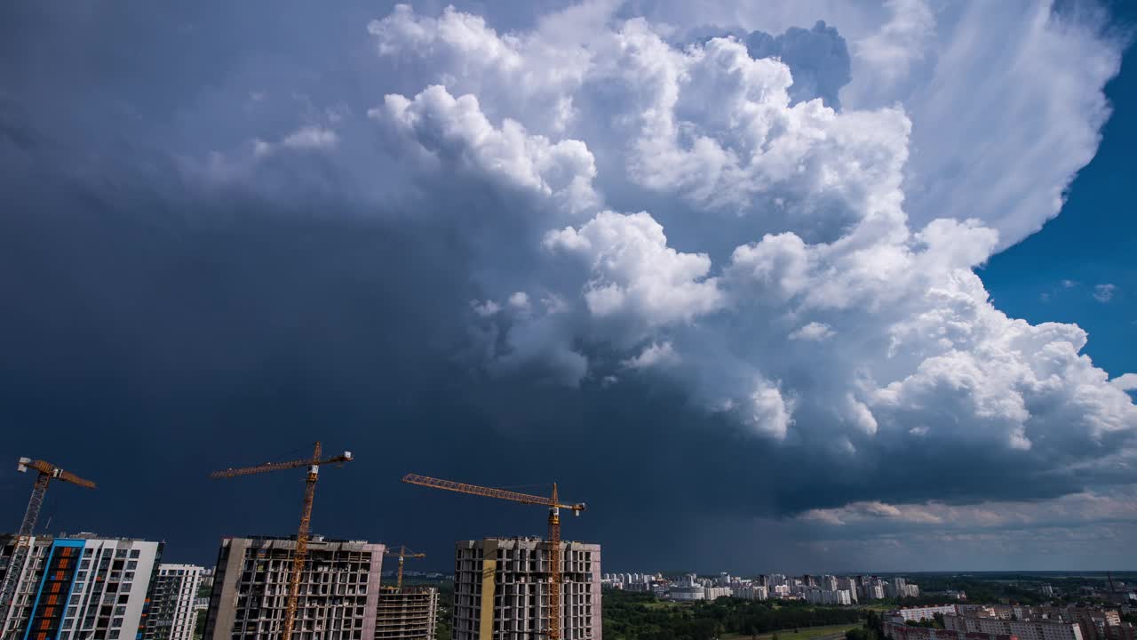 雨云延时4K。风暴天空快速运动。视频下载