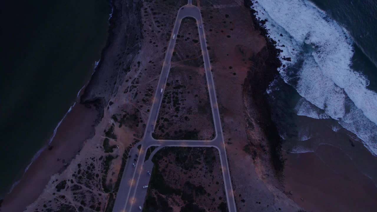 鸟瞰堡垒，海浪，海洋，日落，萨格雷斯，法鲁，葡萄牙。视频素材