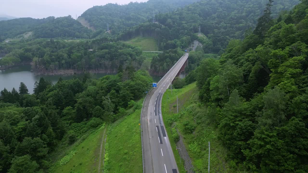 日本北海道夕张河上的桥视频下载